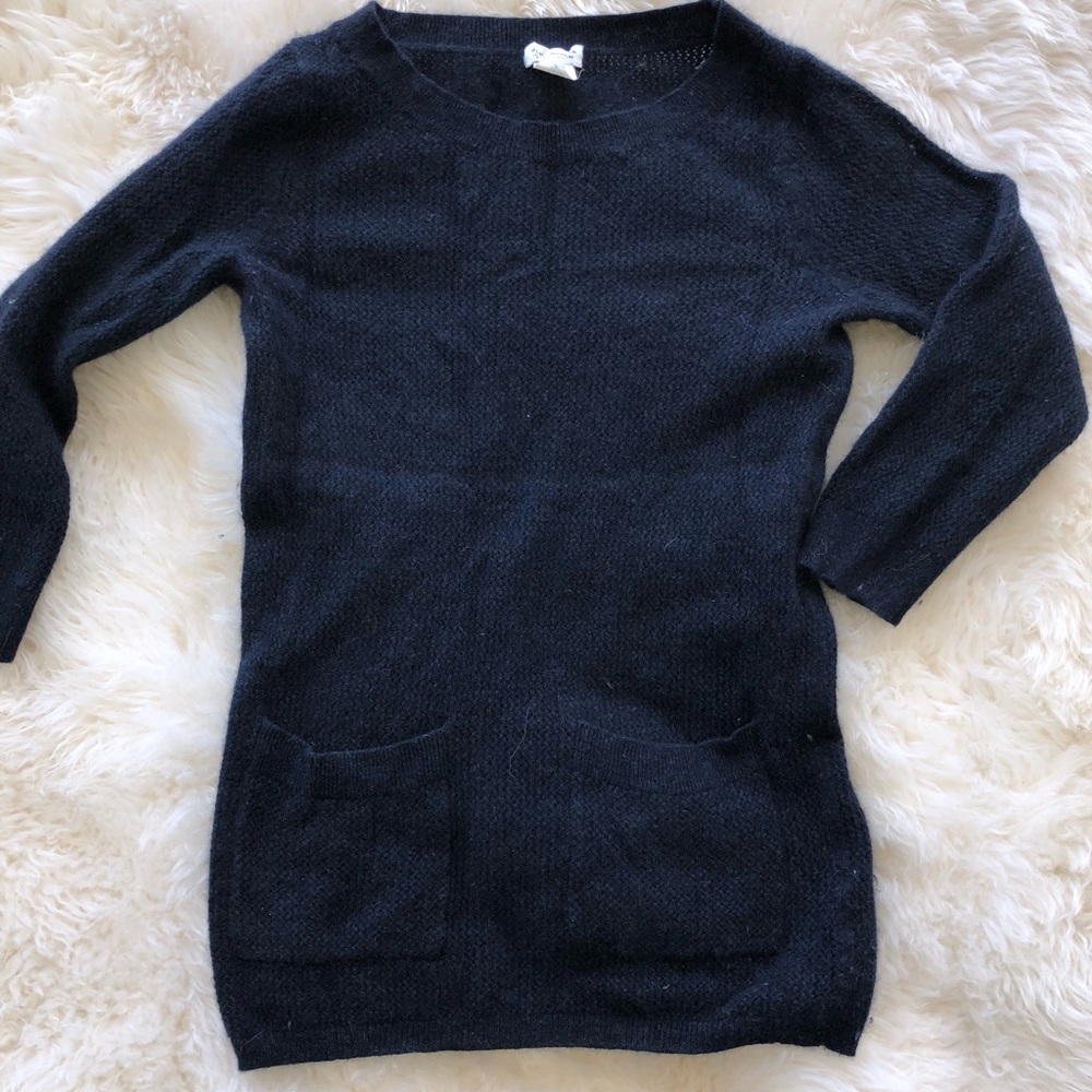 Club Monaco 1/4 sleeve cashmere sweater